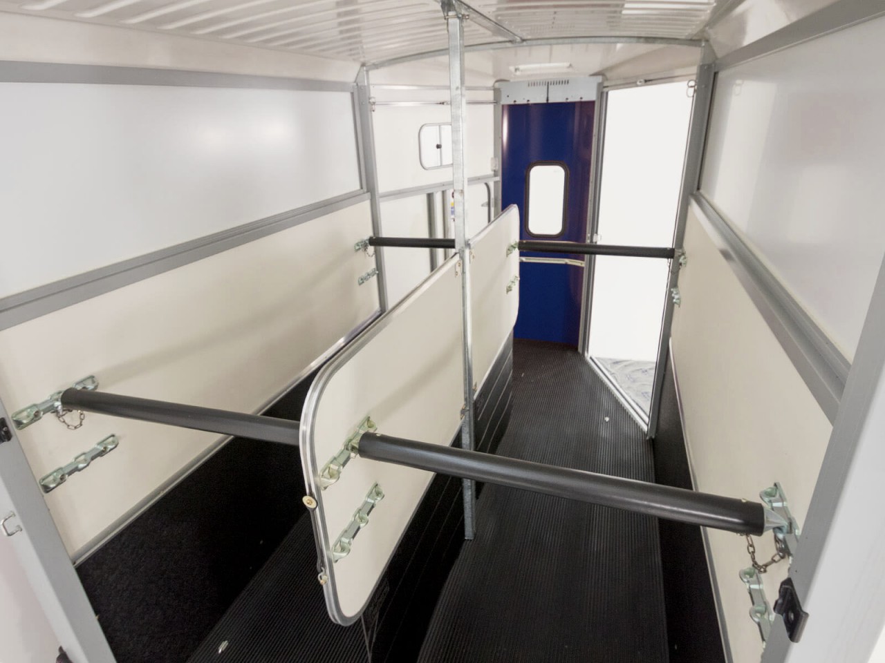 Ifor Williams Pferdeanhänger HB511-Heckklappen-Türkombination-blau-Neu – Bild 3