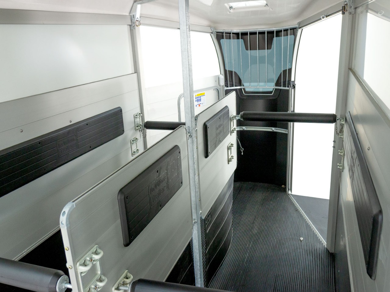 Ifor Williams Pferdeanhänger HBX 511-Frontausstieg-neues Modell-schwarz-Neu – Bild 8