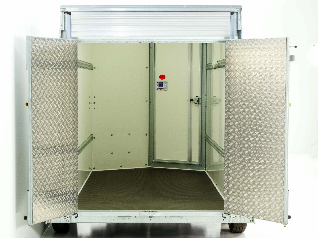 Ifor Williams Kofferanhänger BV 105 147x300cm H:214cm 2,7t, Klappenkombi-Neu – Bild 4