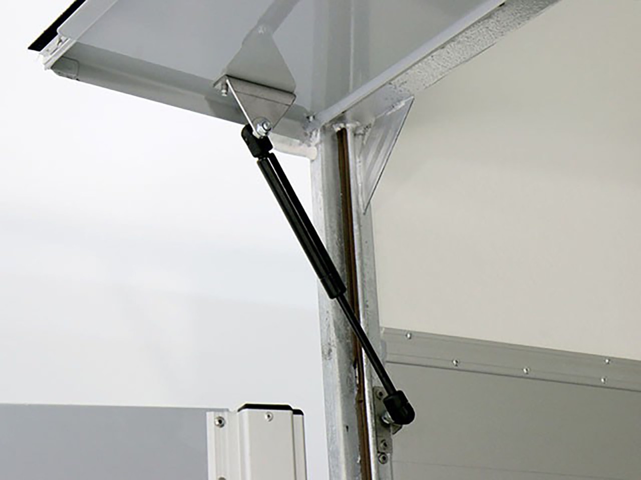 Debon Kofferanhänger C300 148x295cm H:190cm 1,3t Alu, Polybug, Tür, olivgrün-Neu – Bild 8