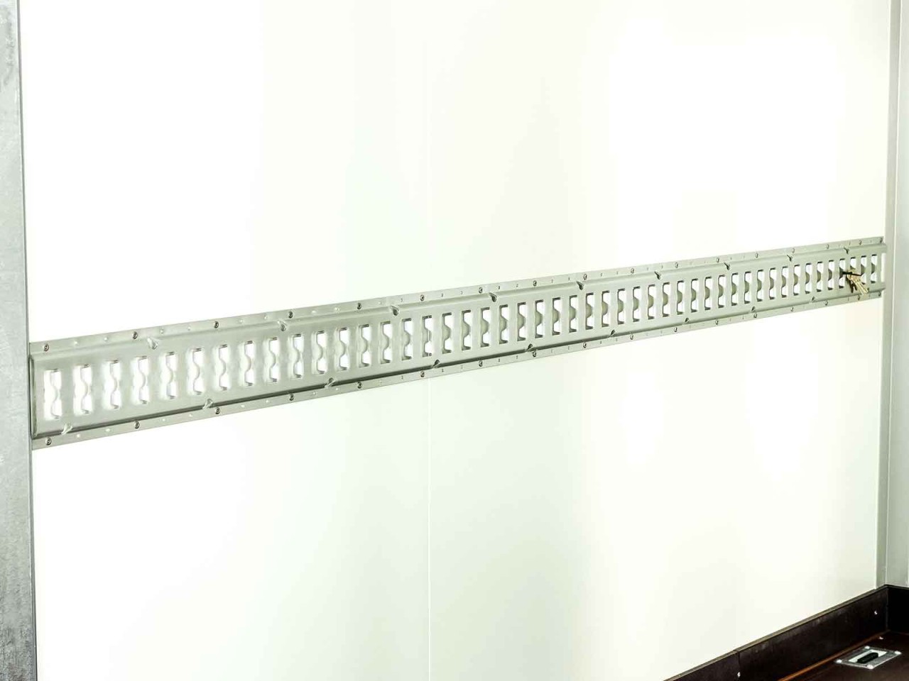 Vezeko Kofferanhänger 152x255cm Höhe:160cm 1,3t-silber-Neu – Bild 8