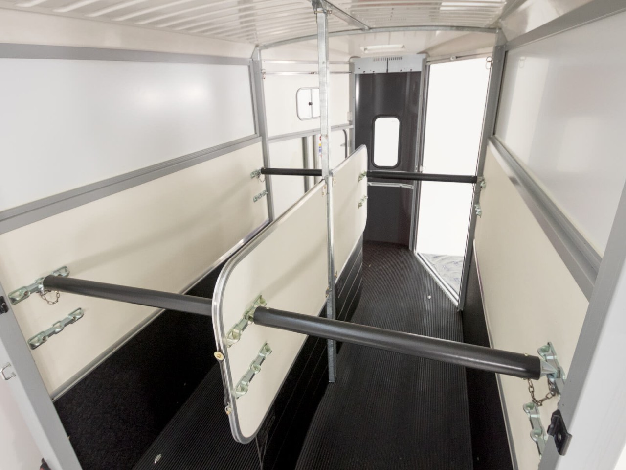 Ifor Williams Pferdeanhänger HB511-Heckklappen-Türkombination-Neu – Bild 4
