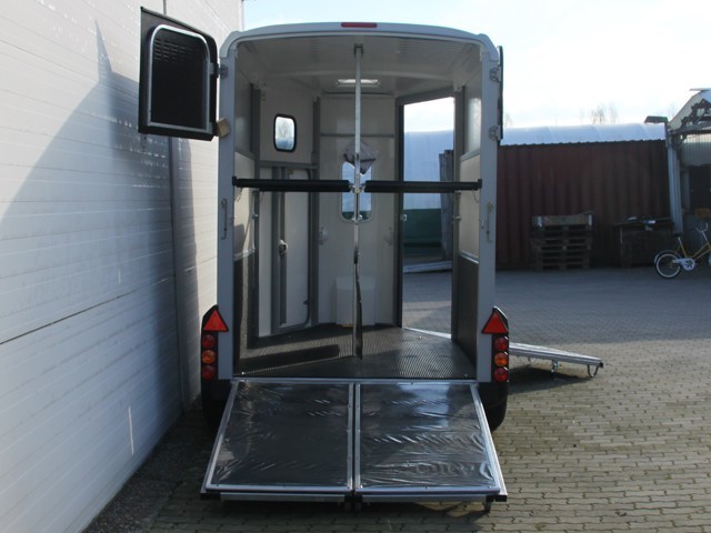 Ifor Williams Pferdeanhänger HB506-Frontausstieg-Klappenkombi-Neu – Bild 8