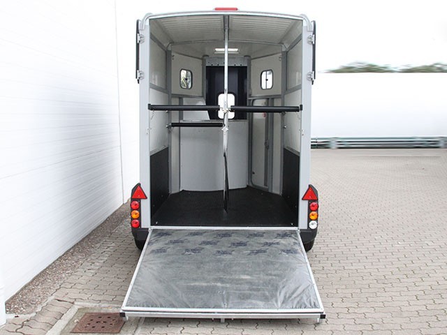 Ifor Williams Pferdeanhänger HB506-Sattelkammer-blau-Neu – Bild 6