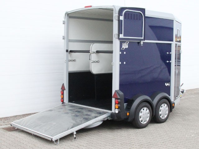 Ifor Williams Pferdeanhänger HB506-Sattelkammer-blau-Neu – Bild 7