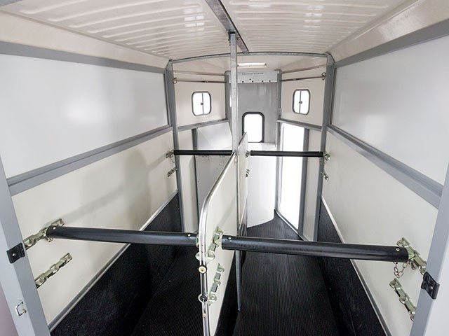 Ifor Williams Pferdeanhänger HB506-Sattelkammer-Silber-Neu – Bild 5